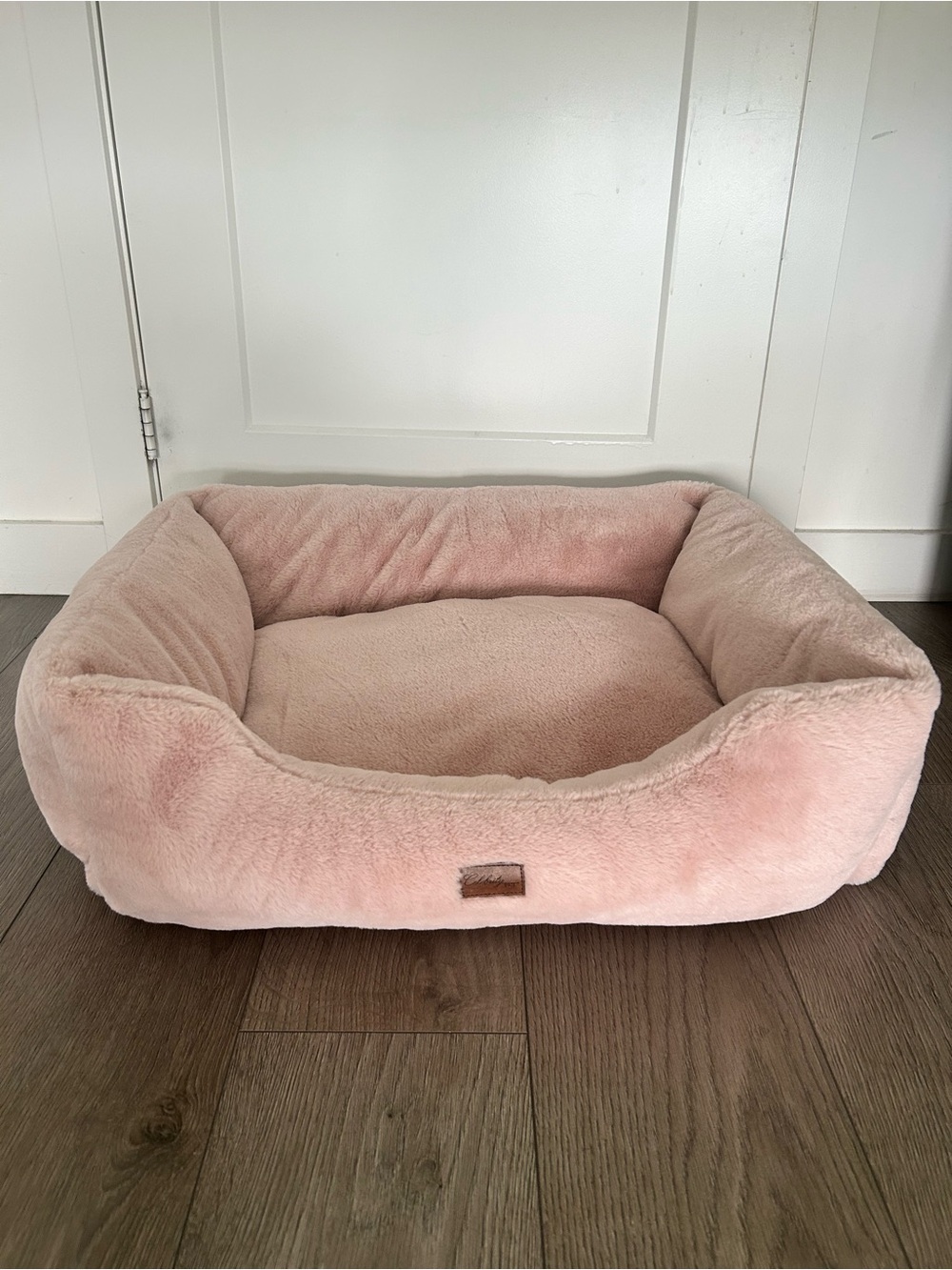 Plush Light Pink Pet Bed for cats